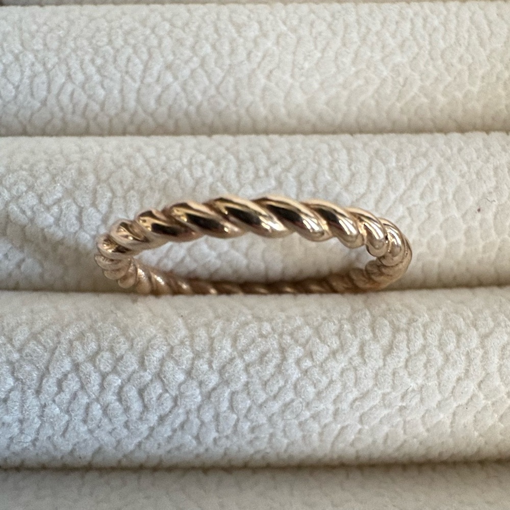 14K Solid Gold Yellow Twisted Rope Stacking Ring Size 7